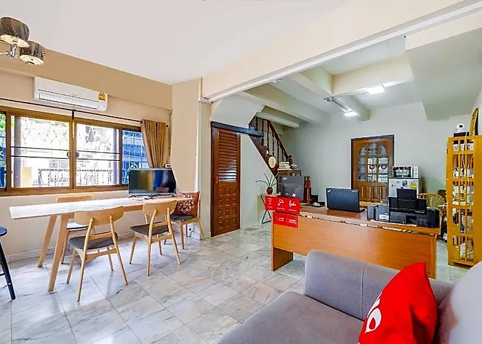 Oyo 941 Choms House At Sapanmai 3*