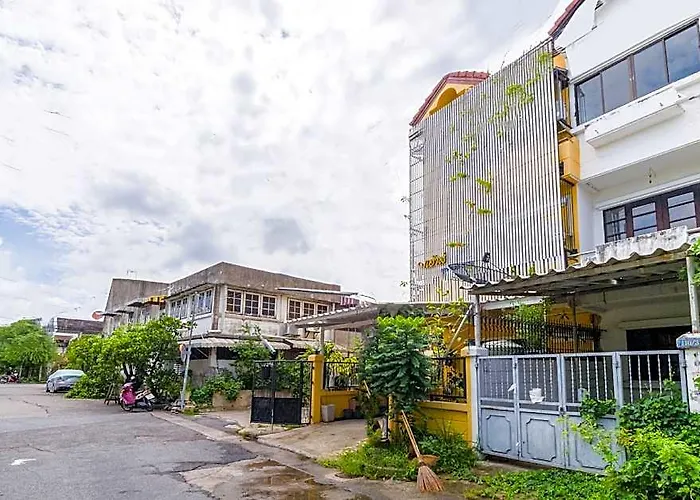 Oyo 941 Choms House At Sapanmai ホテル 3*